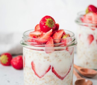Protein packed overnight oats with yogurt