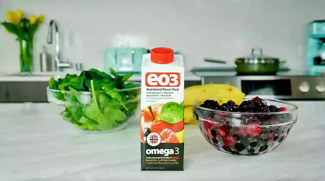 EO3 enhanced omega 3 smoothie with berries and spinach for recovery smoothie manuel villacorta