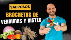 sabrosos brochetas de verduras y bistec